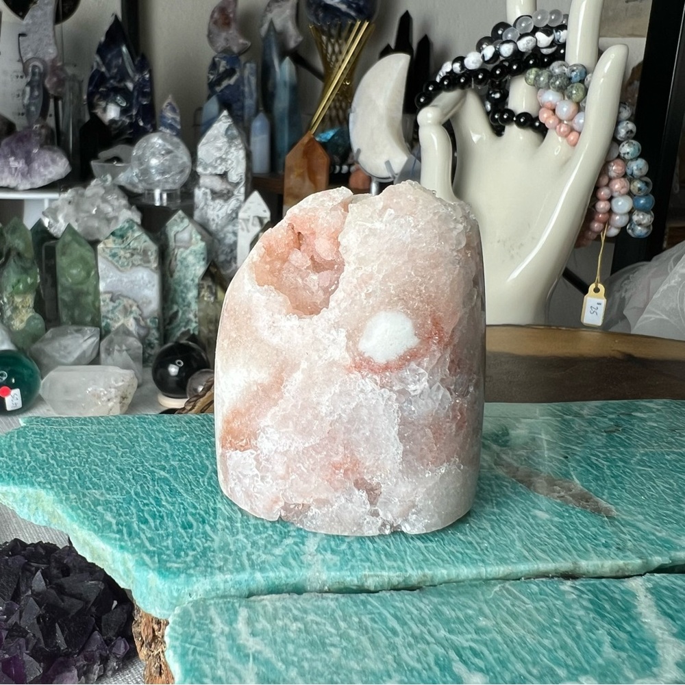 Pink amethyst freeform - Picture 1 of 9